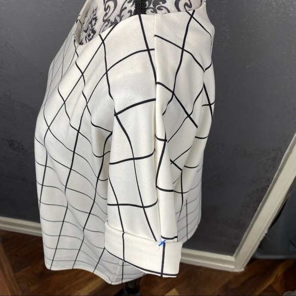 Anthro Melloday Windowpane V-Neck Cuff Sleeves Back Zip Knit Top white/black - Picture 6 of 13